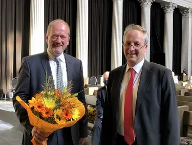 Der frischgewählte Potsdamer Generalsuperintendent Kristóf Balínt (links) und Bischof Christian Stäblein, Foto: EKBO